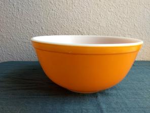 Pyrex bowl 403
