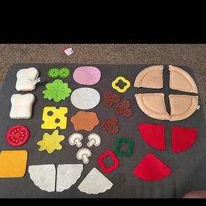 Melissa & Doug Felt Sandwich/Pizza Kit