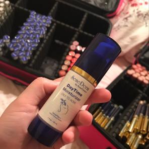 Senegence oily to acne day moisturizer!!