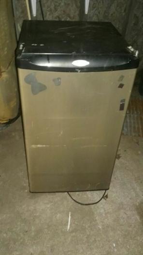 Mini refrigerator