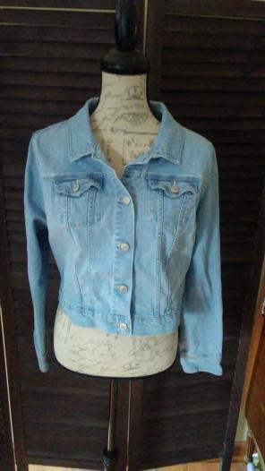Old Navy Lightwash Cropped Denim Jacket