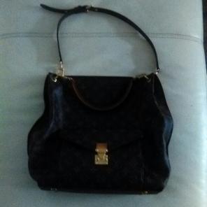Louis Vuitton Metis Hobo