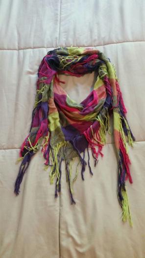 Colorful triangle fringe scarf
