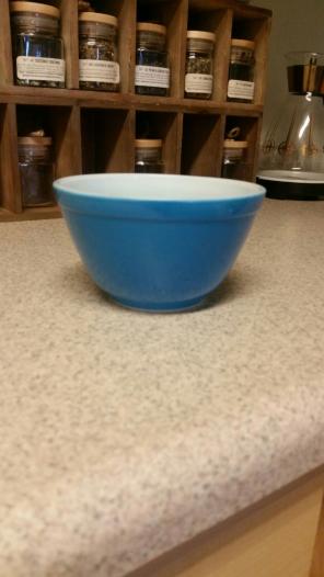 Blue primary Pyrex bowl 401