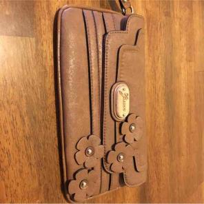 Small Guess clutch