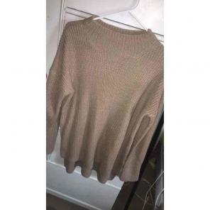 Long sleeve low high nude sweater