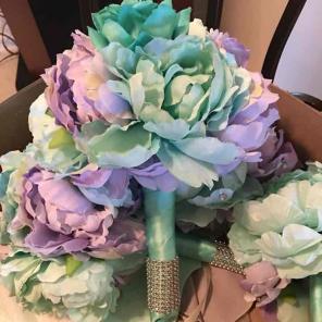 Bridesmaids bouquets