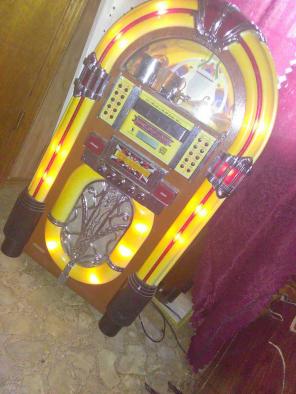 Antique 50s Rock n' Roll JukeBox