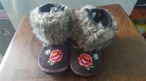 Infant girl embroidered boots