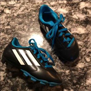 Kids soccer cleats size 12