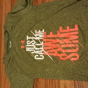 Boys size 5 under armour dri fit shirt
