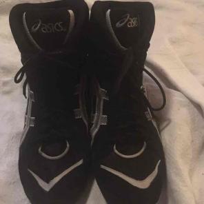 Asics JL002 wrestling shoes boots size 9