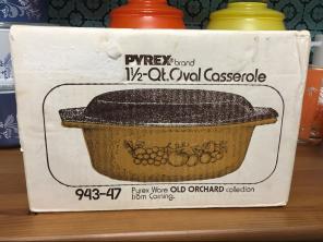 Pyrex Old Orchard 043 New-Sealed box