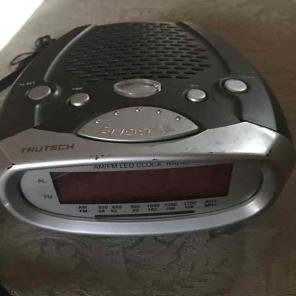 Alarm clock, with radio am-fm