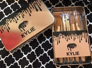 KYLIE 12 PIECE PRO MAKEUP BRUSH SET!