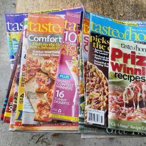 12 Taste of Home recipe magazines