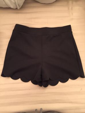 Cute Express black shorts scalloped Mint