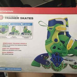 Skates with training wheels