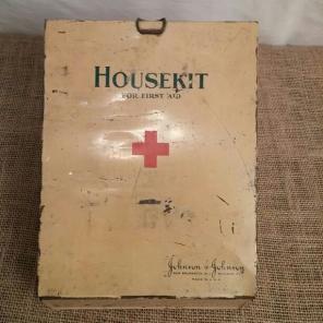Vintage hinged 1st Aid kit & 20+ access