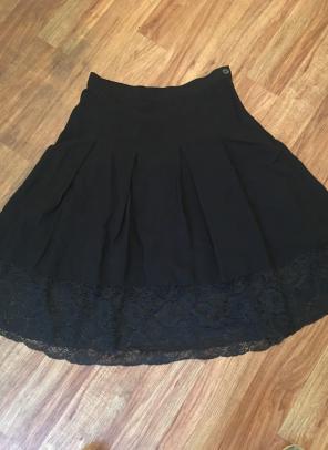 Isaac Mizrahi Size 6 Black Skirt