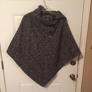 XL Black & White Cape