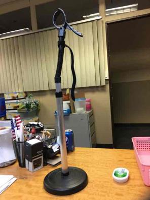 Blow dryer stand