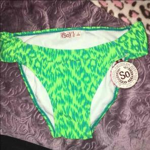 NWT Brand New SO Bikini Bottoms Small