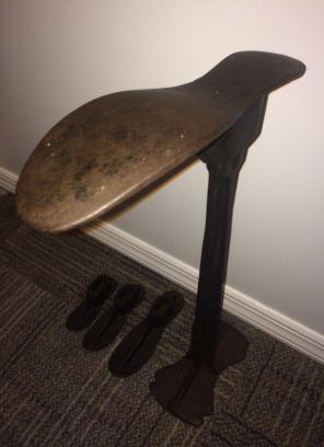 Warranted Cast Iron Shoe Cobbler Set