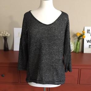 a.n.a. Lightweight hi-low Sweater
