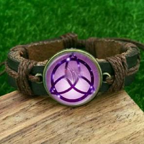 Wicca dome. Bracelet w bonus crystals