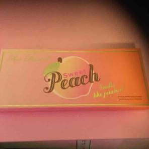 Peach pallets