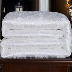 Jacquard Mulberry Silk White Comforter