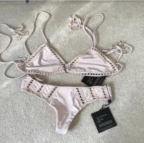 Never Worn Acacia Set