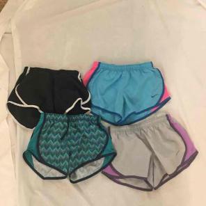 Nike girl shorts small