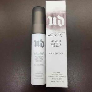 De-Slick Makeup Setting Spray