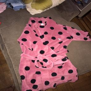 Pink Vs Robe