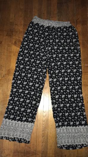 black and white flower pants