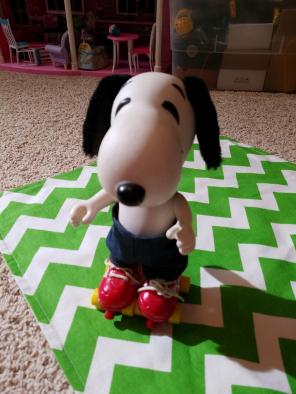 Vintage skating snoopy