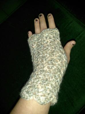 Fingerless Gloves. Petite yarn.