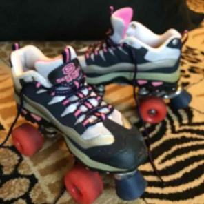 Skechers sport 4 wheelers skates size 8