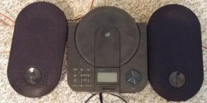 Hang on wall GPX Radio/Cd Player