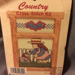 NEW CROSS STITCH KIT NICE KITTY
