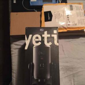Yeti blackout microphone