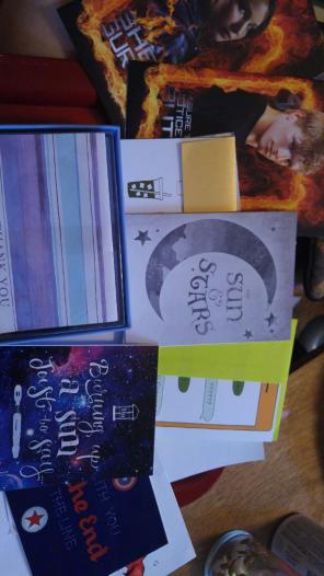 23 assorted cards w/envelopes GOT DR WHO