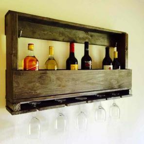 Reclaimed pallet wine rack