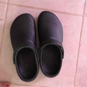 bistro crocs used twice for men size 12