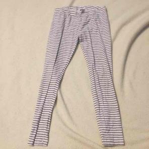 Girl's size 8 tea leggings