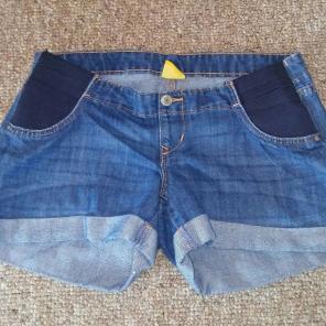 Old navy maternity shorts