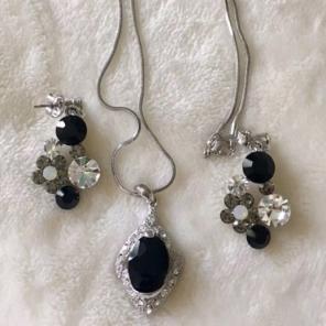 Jewelry Set (Breakfast At Tiffany's )
