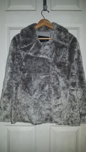 Beautiful faux fur coat size Medium